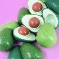 Bálsamo labial de aguacate, delicioso aroma.