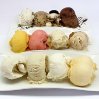 HELADO 2 BOLA VAINILLA / FRESA/CHOCOLATE/CHOCOCHIP/LUCUMA /TRICOLOR