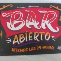 Bar Abierto atiende las 24 hrs 30 x25 cm