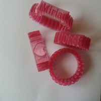 Pulseras rosas flexibles