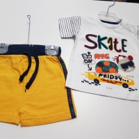 Conjunto pantalon amarillo y camiseta
