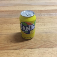 Fanta limon lata 33 cl.