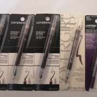 Lápiz de ojos Maybelline y Covergirl. Morado, negro y café. 1 unidad