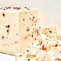 QUESO DE CABRA MADURO AL PEPPERONCINO