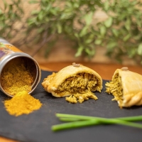 EMPANADA DE POLLO AL CURRY. MíNIMO 6 UNIDADES