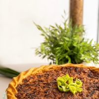 QUICHE DE CEBOLLA CARAMELIZADA Y PUERRO