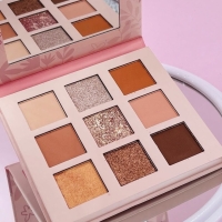 Paleta de sombras Spring, Paulis Glow. 9 tonos matte, satinados y glitter.